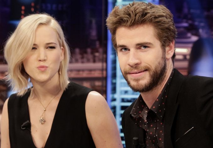 Liamas Hemsworthas (dešinėje)