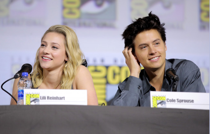 Lili Reinhart ir Cole Sprouse