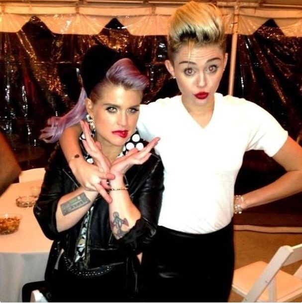 Kelly Osbourne ir Miley Cyrus