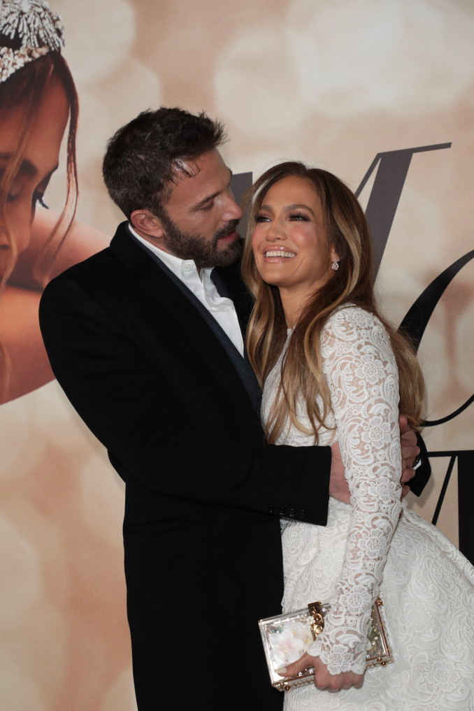 Jennifer Lopez atskleidė, kaip ji vėl užmezgė ryšius su Ben Affleck po išsiskyrimo su Alex Rodriguez